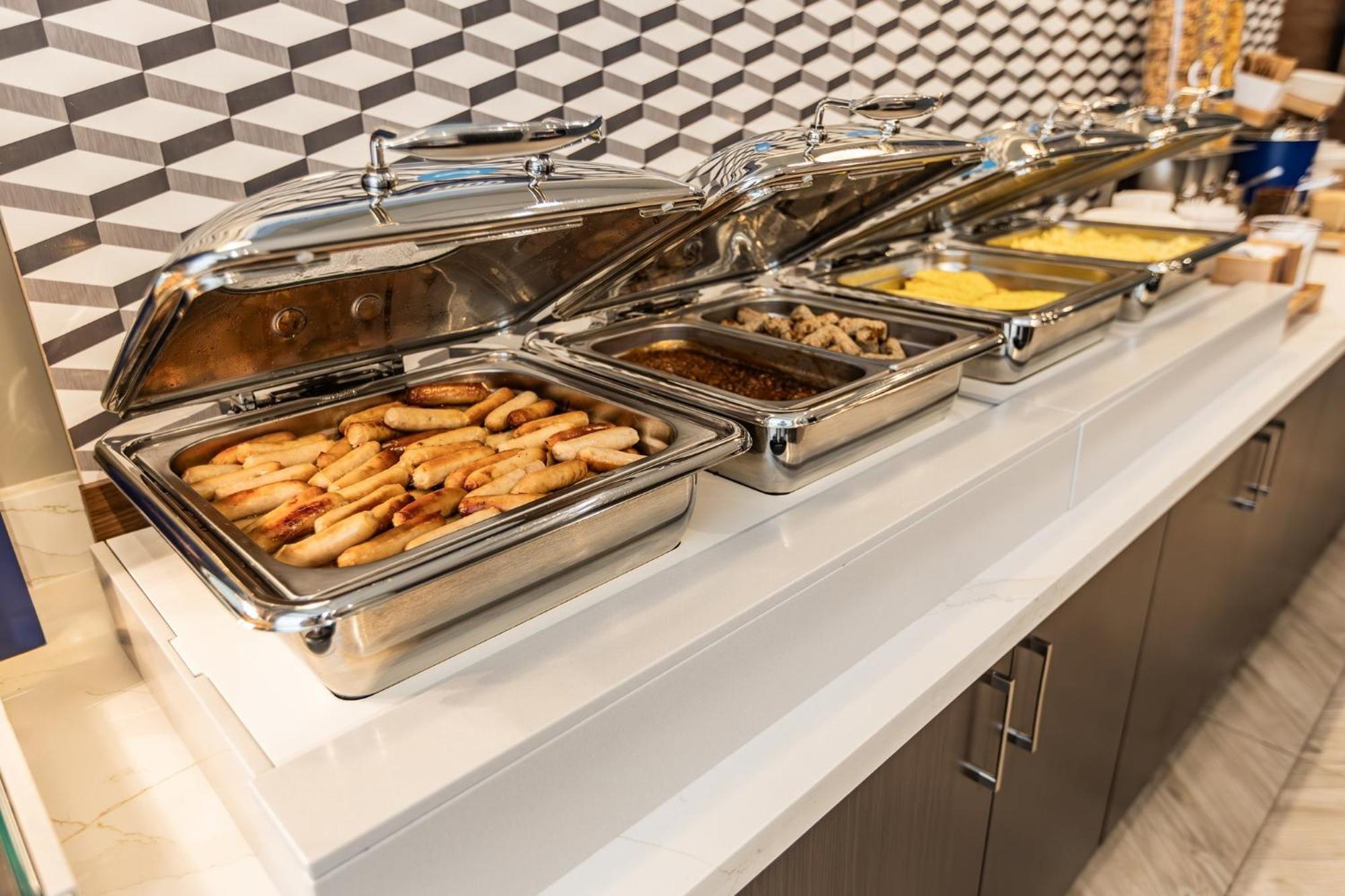 Holiday Inn Express & Suites - Toronto Airport South By Ihg ภายนอก รูปภาพ