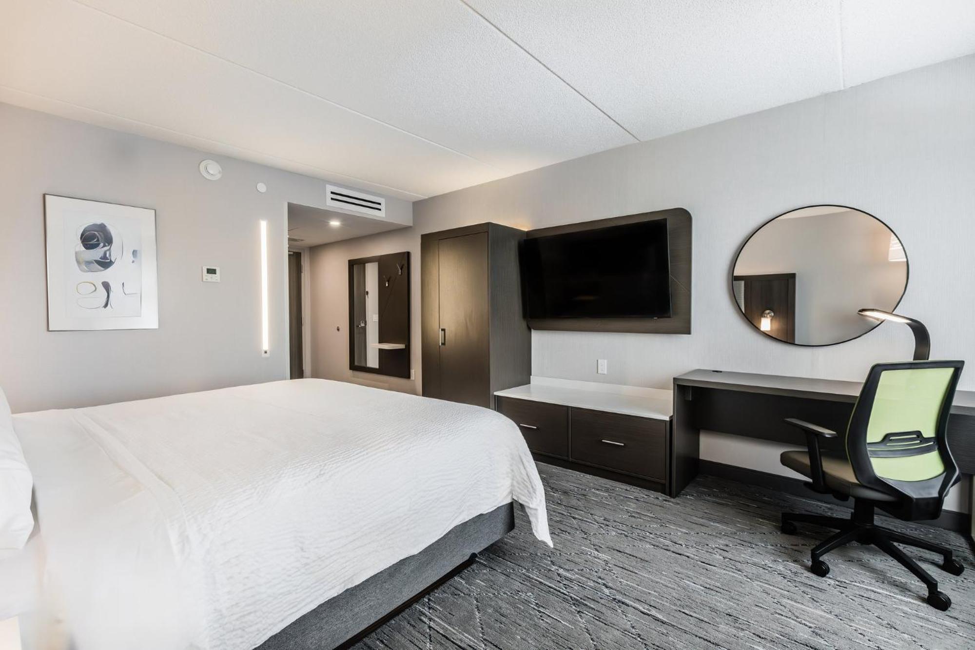Holiday Inn Express & Suites - Toronto Airport South By Ihg ภายนอก รูปภาพ