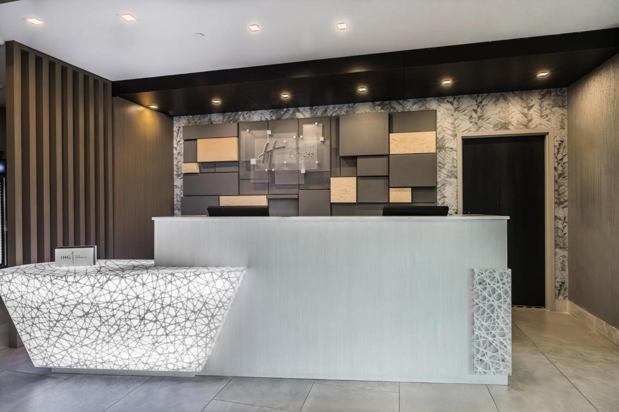 Holiday Inn Express & Suites - Toronto Airport South By Ihg ภายนอก รูปภาพ