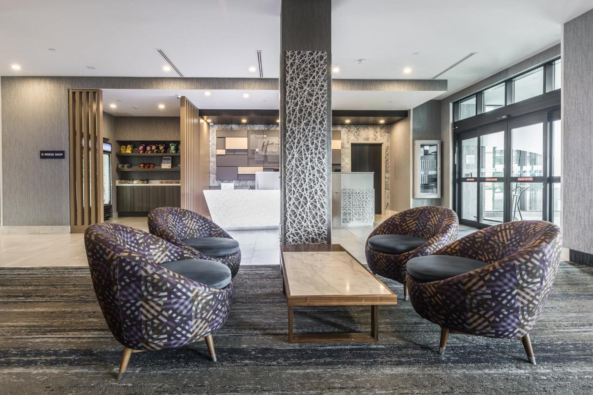Holiday Inn Express & Suites - Toronto Airport South By Ihg ภายนอก รูปภาพ