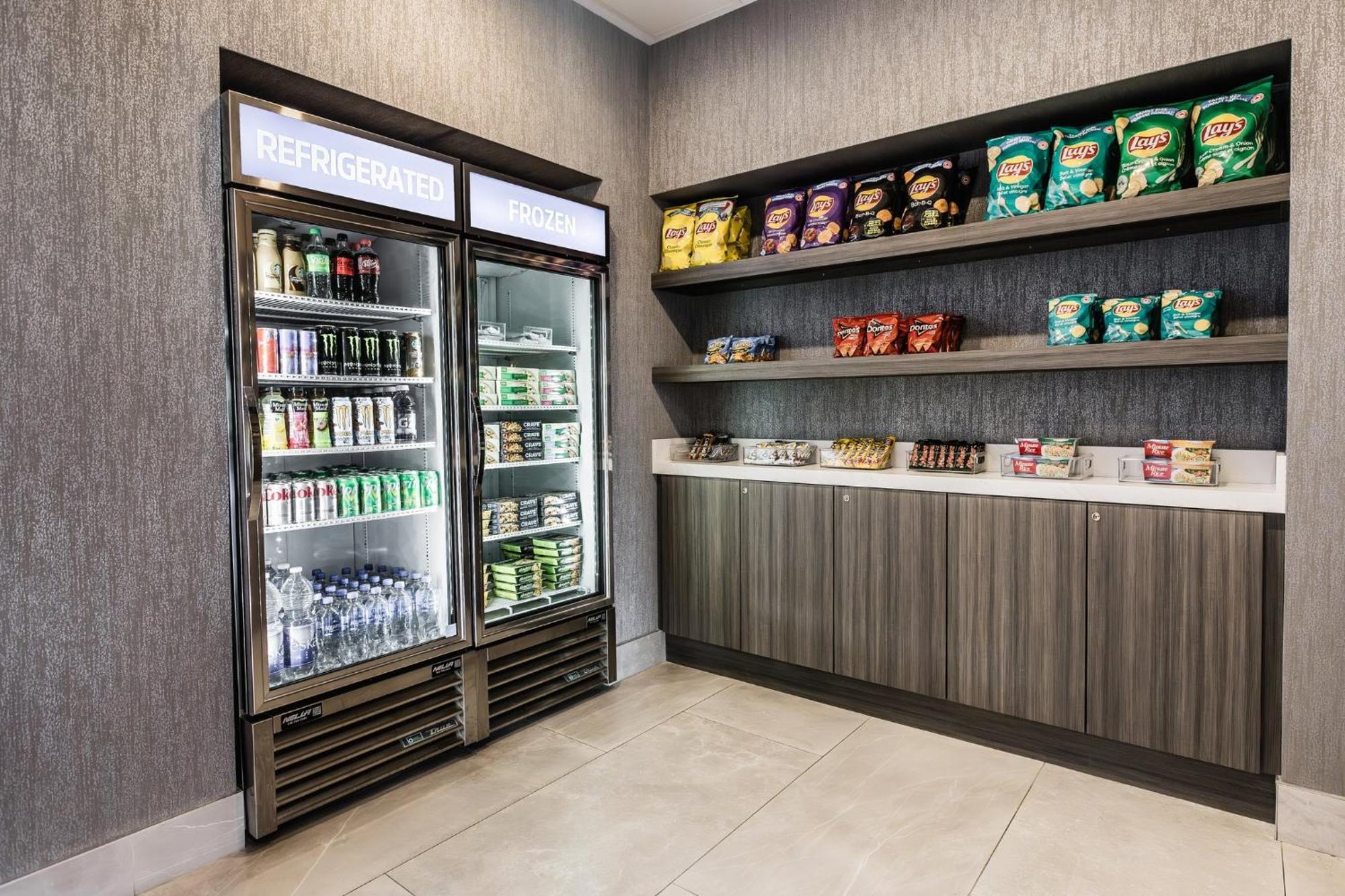 Holiday Inn Express & Suites - Toronto Airport South By Ihg ภายนอก รูปภาพ