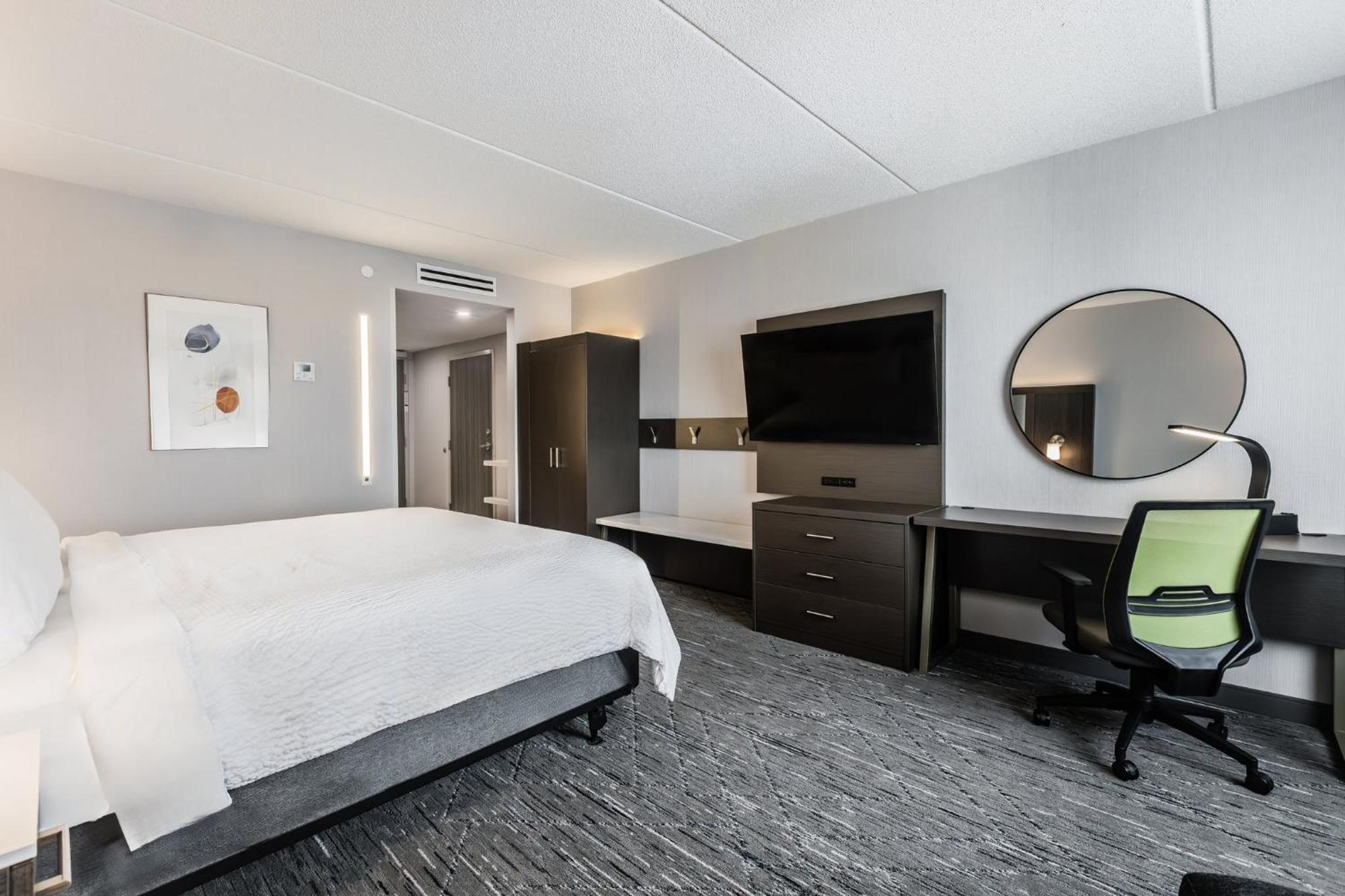 Holiday Inn Express & Suites - Toronto Airport South By Ihg ภายนอก รูปภาพ