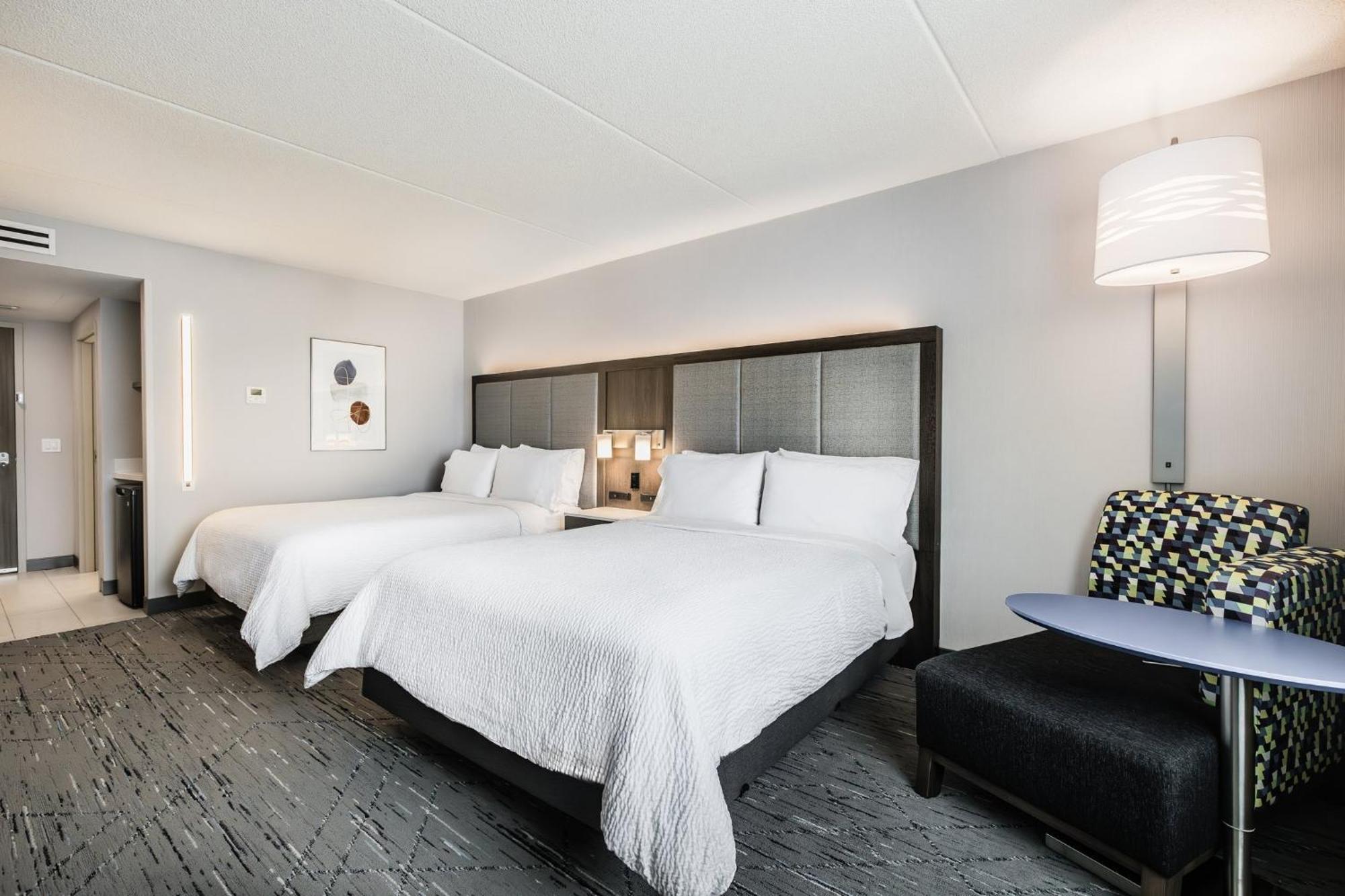 Holiday Inn Express & Suites - Toronto Airport South By Ihg ภายนอก รูปภาพ